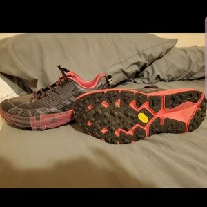 Hoka One One Speedgoat Womens 8.5